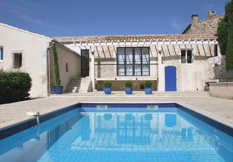 House with pool in Maussane les Aliplles France